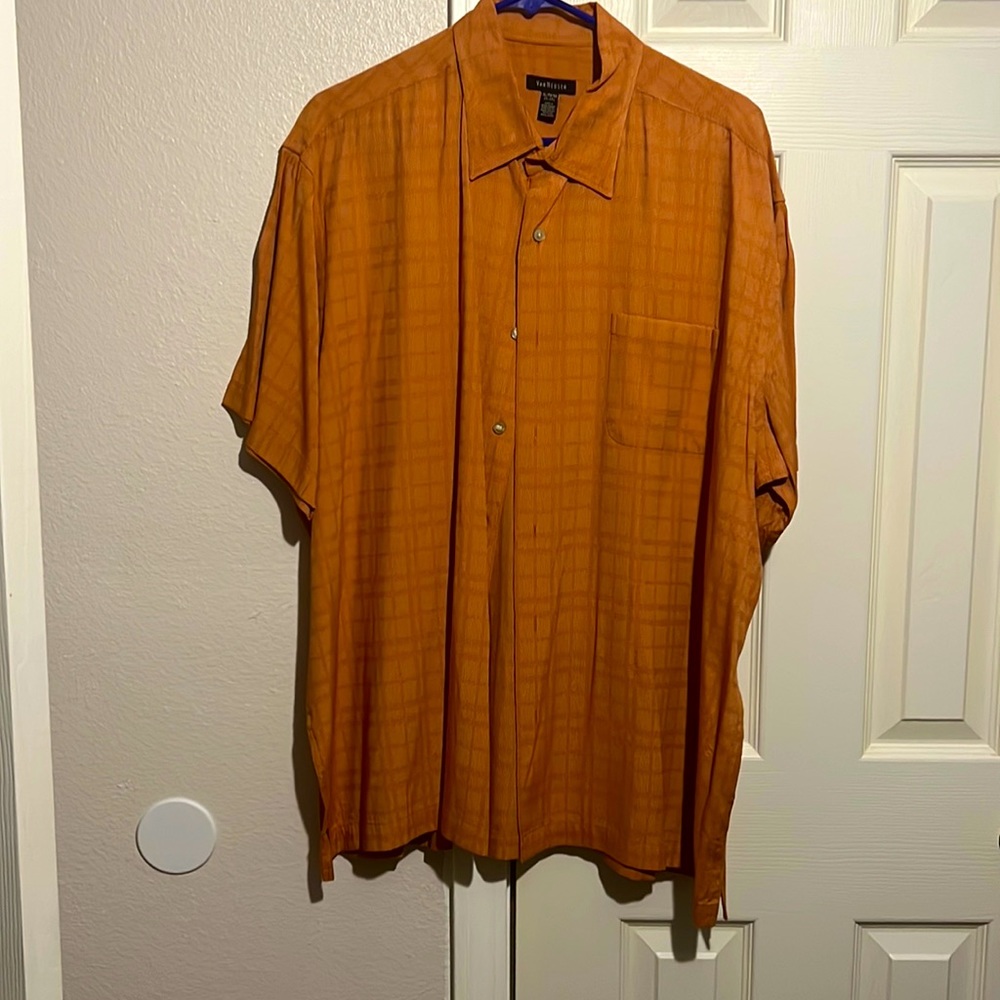 Van Heusen Men's Short Sleeve Collared Button Up Black Shirt Size XL